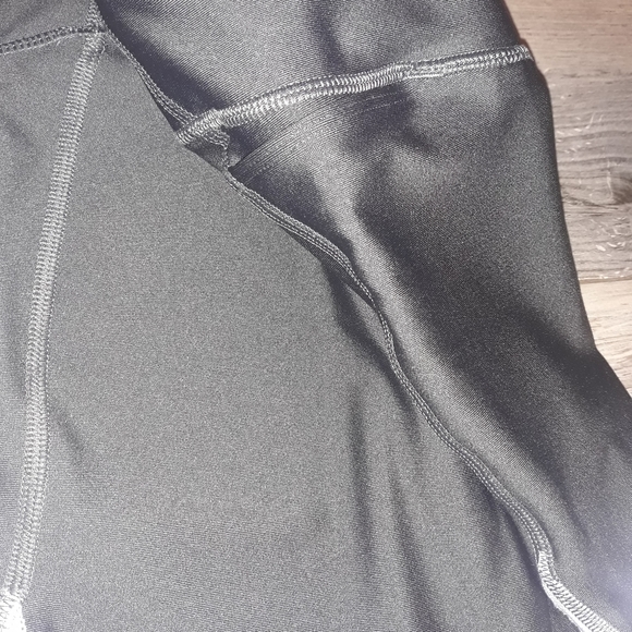 Under Armour Compression HeatGear Leggings - Picture 2 of 5